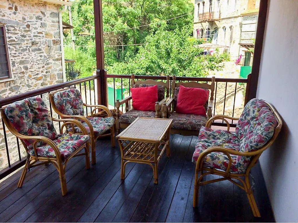 ניקיטי Traditional House